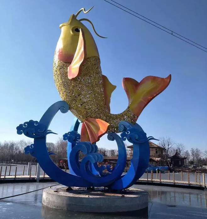 城市鲤鱼雕塑 风景区彩绘雕塑 抽象摆件