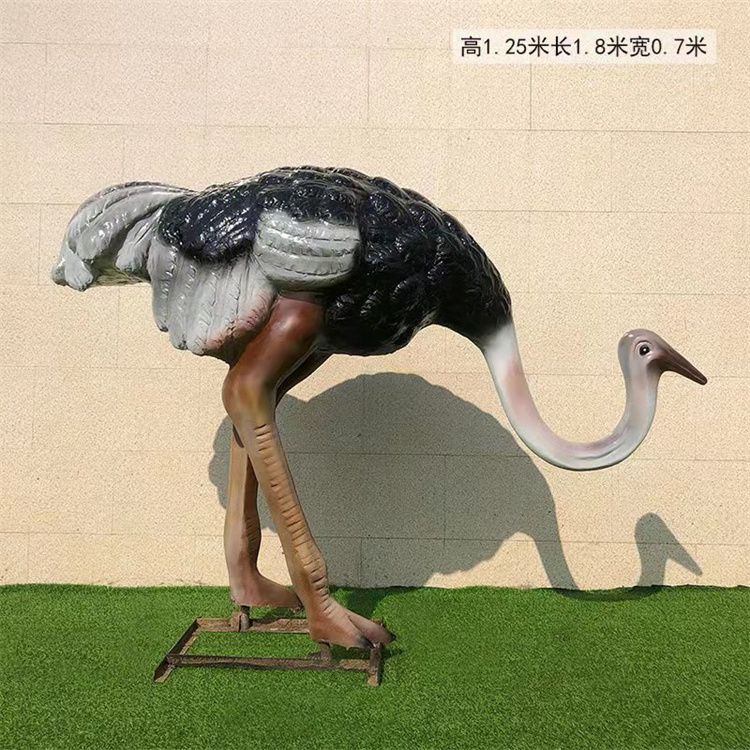 玻璃钢仿真彩绘鸵鸟雕塑厂家，公园广场动物，大型园林小品