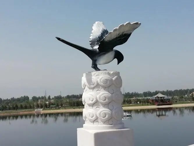 商业街喜鹊雕塑 售楼处雕塑 动物摆件 商业街喜鹊雕塑 售楼处雕塑 动物摆件
