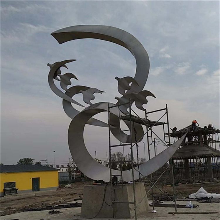 户外鸽子雕塑,彩绘雕塑,抽象效果 户外鸽子雕塑,彩绘雕塑,抽象效果