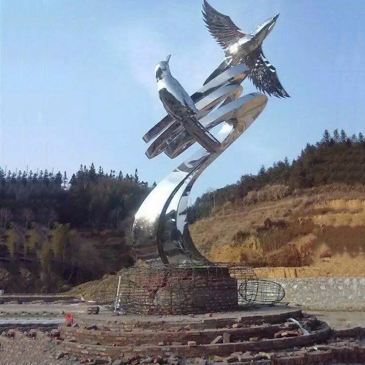 不锈钢老鹰雕塑,公园标识建筑,镜面工艺效果 不锈钢老鹰雕塑,公园标识建筑,镜面工艺效果