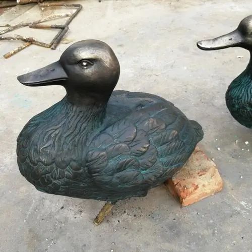大型鸭子雕塑厂家,仿真动物, 广场街头摆件 大型鸭子雕塑厂家,仿真动物, 广场街头摆件