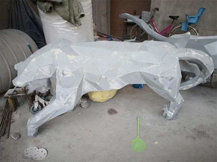 街道猎豹雕塑,锻造动物雕塑,公园摆件效果 街道猎豹雕塑,锻造动物雕塑,公园摆件效果