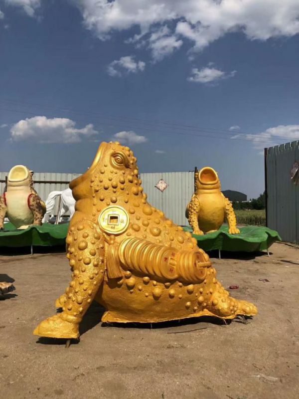 创意金蟾雕塑 步行街店门口雕塑 动物小品 创意金蟾雕塑 步行街店门口雕塑 动物小品