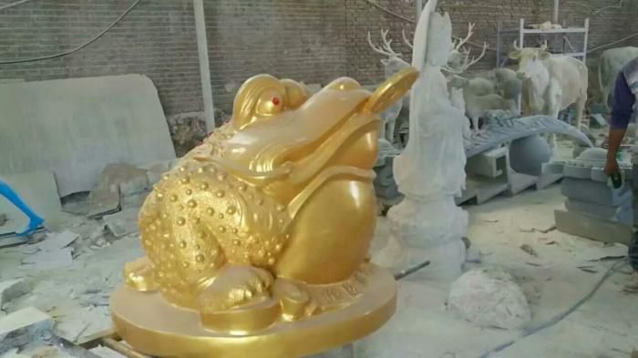 商业街金蟾雕塑 售楼处动物雕塑 招财摆件 商业街金蟾雕塑 售楼处动物雕塑 招财摆件