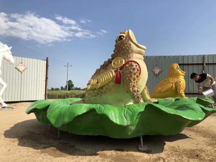 园林金蟾雕塑 城市广场雕塑 步行街摆件 园林金蟾雕塑 城市广场雕塑 步行街摆件