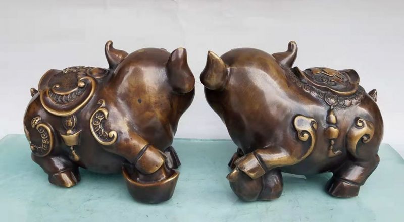 铜猪雕塑厂家,仿真铜雕动物,铜雕猪制作加工 (6) 铜猪雕塑厂家,仿真铜雕动物,铜雕猪制作加工 (6)
