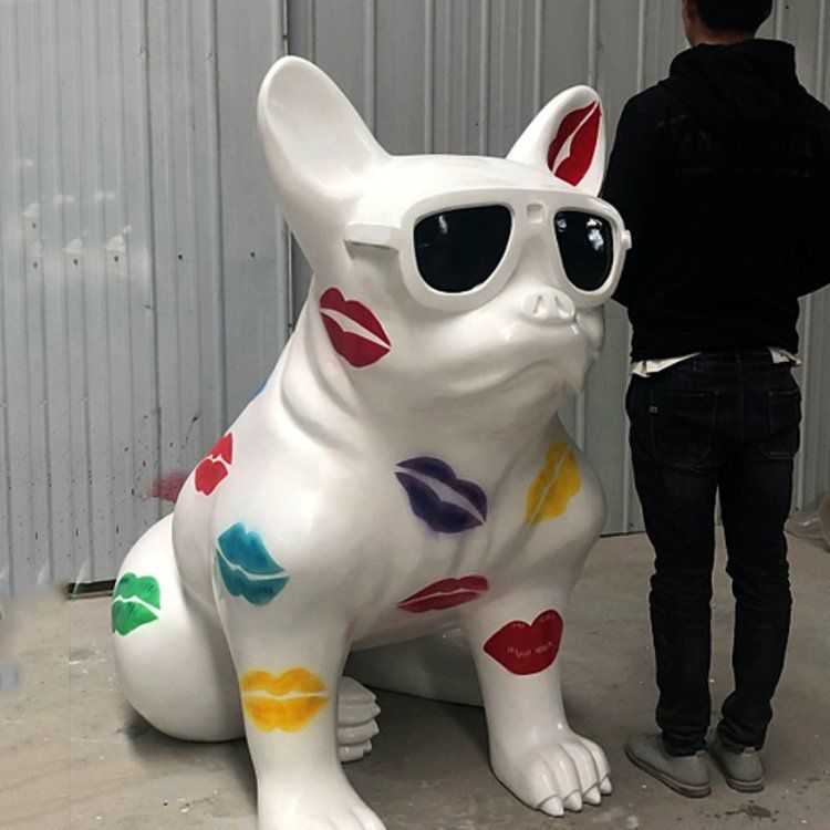广场哈巴狗雕塑,卡通水景雕塑,抽象效果 广场哈巴狗雕塑,卡通水景雕塑,抽象效果