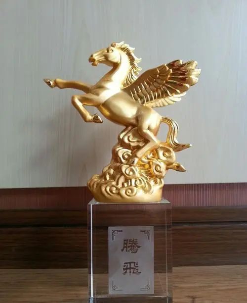 门口金马雕塑 售楼处仿真雕塑 彩绘小品 门口金马雕塑 售楼处仿真雕塑 彩绘小品